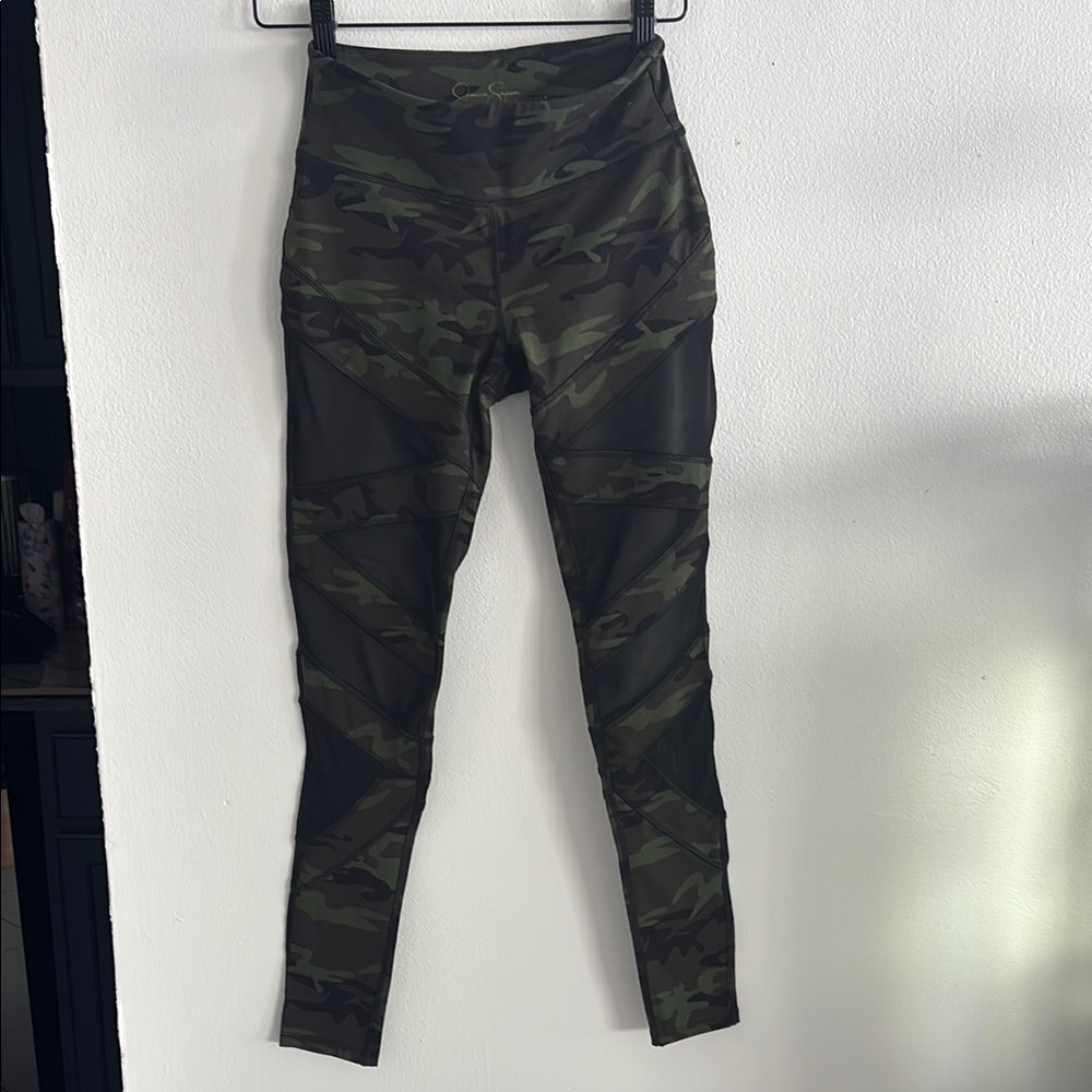 Jessica Simpson Green and Black Camo Leggings